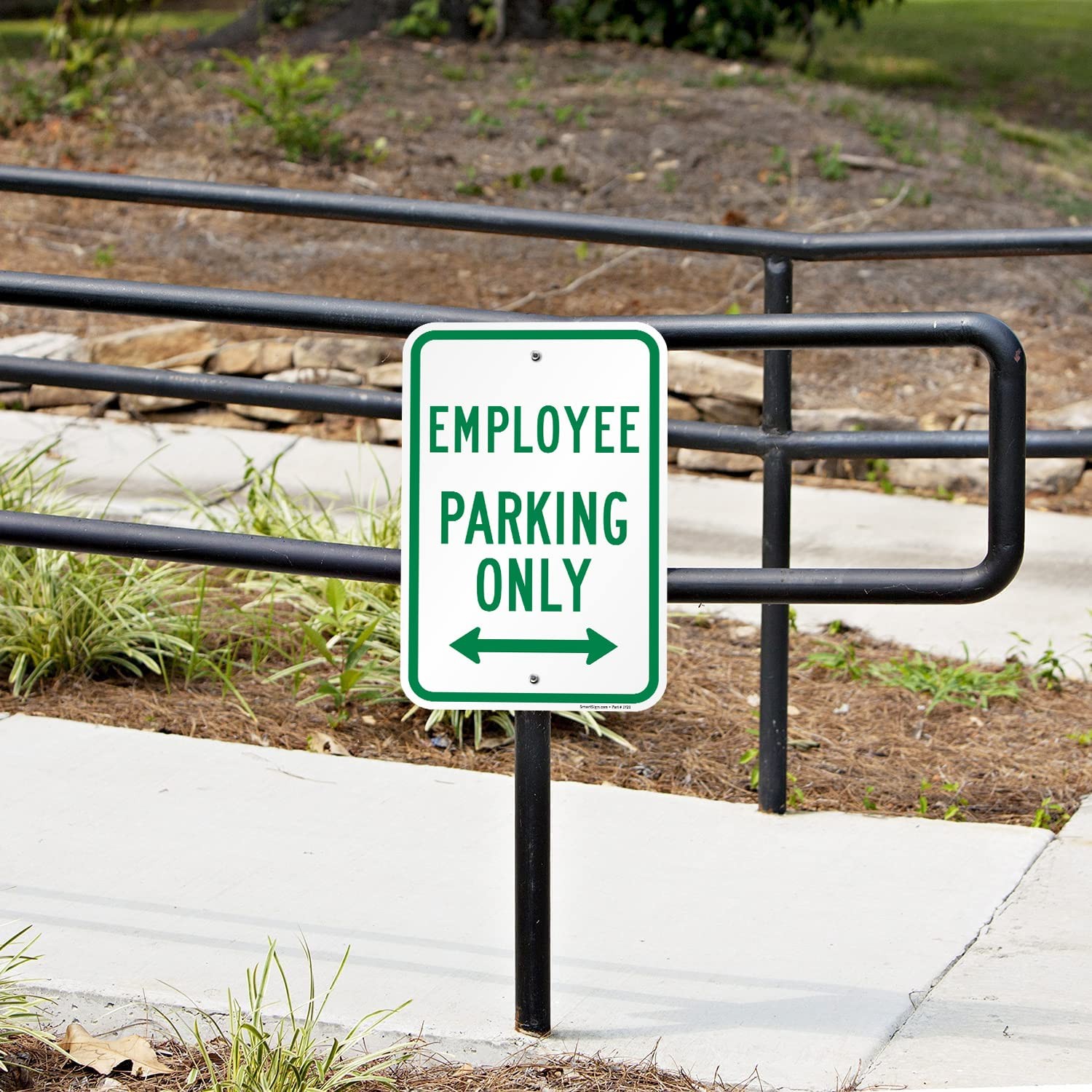 Employee Parking Only Sign with Bidirectional Arrow | 12 x 18 Aluminum