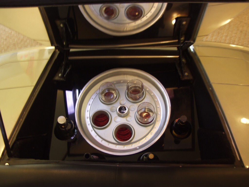 UPHOLSTERY SERVICE, Car Signs, Restaurant Bar, Nightclub & car Furniture