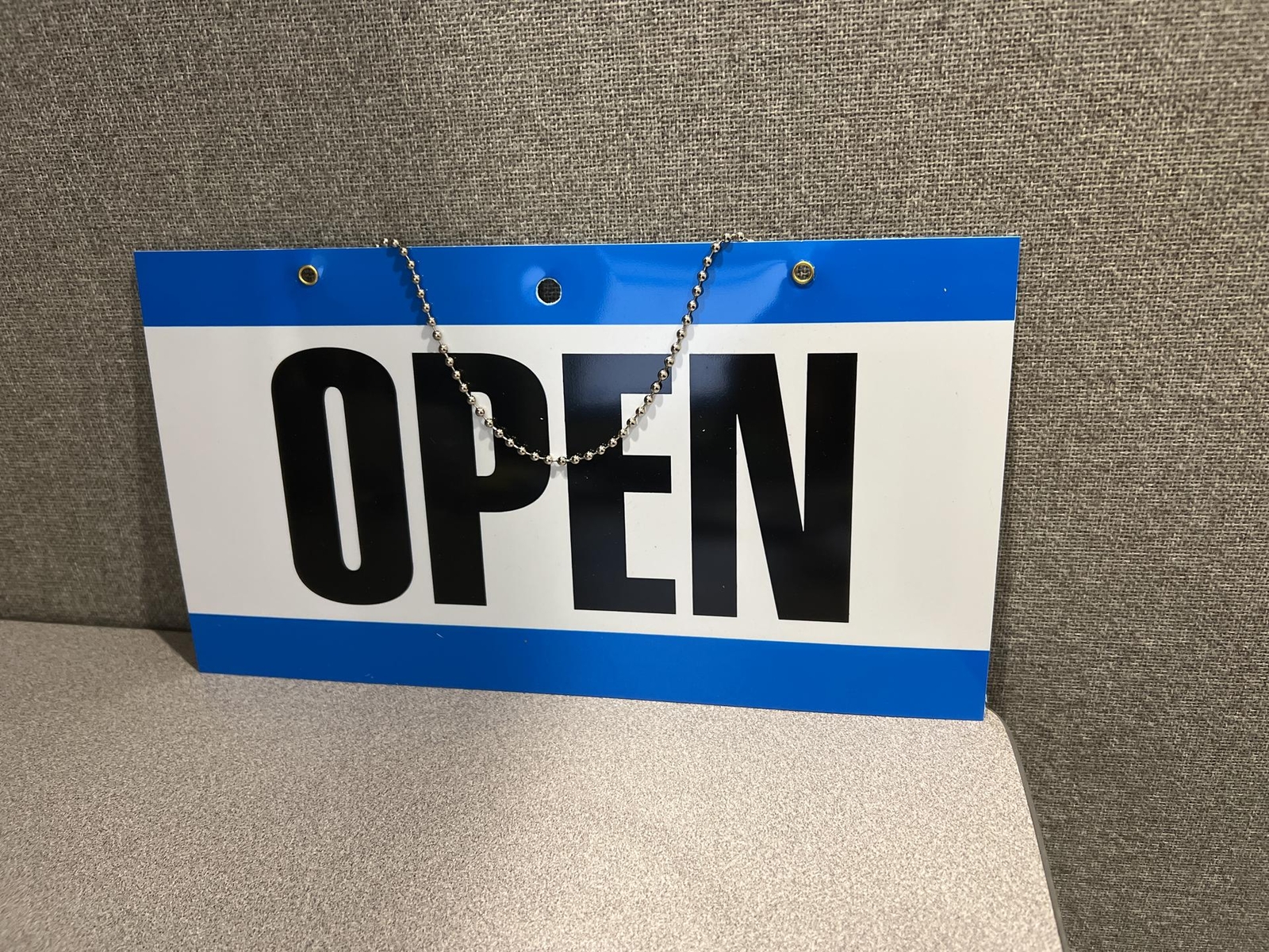 “Double Sided OPEN/CLOSED” w/ chain sign 7 x 4