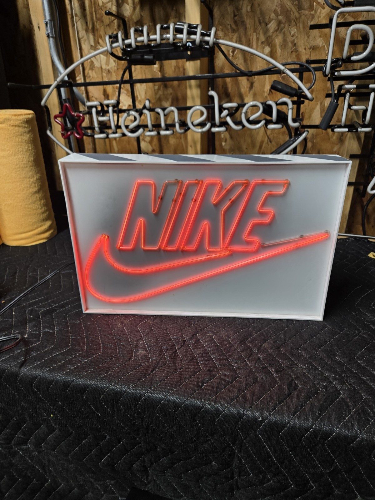 Nike Motion Neon Promotional Sign. Ultra Rare