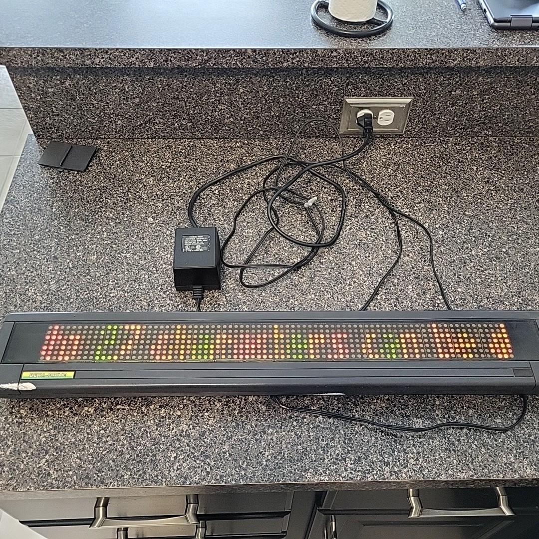 1992 AMS Beta-Brite Programmable Digital Display Sign 1044-4402 No Remote