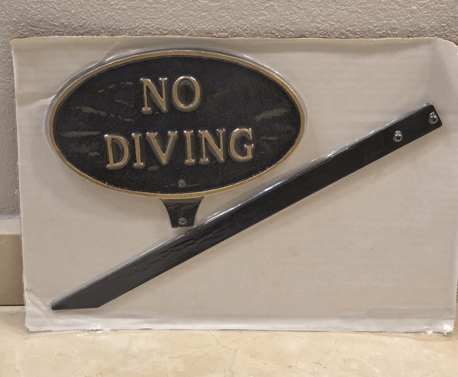 Oval No Diving Sign with Lawn Stake 6″x 9-3/4″ Cast Metal