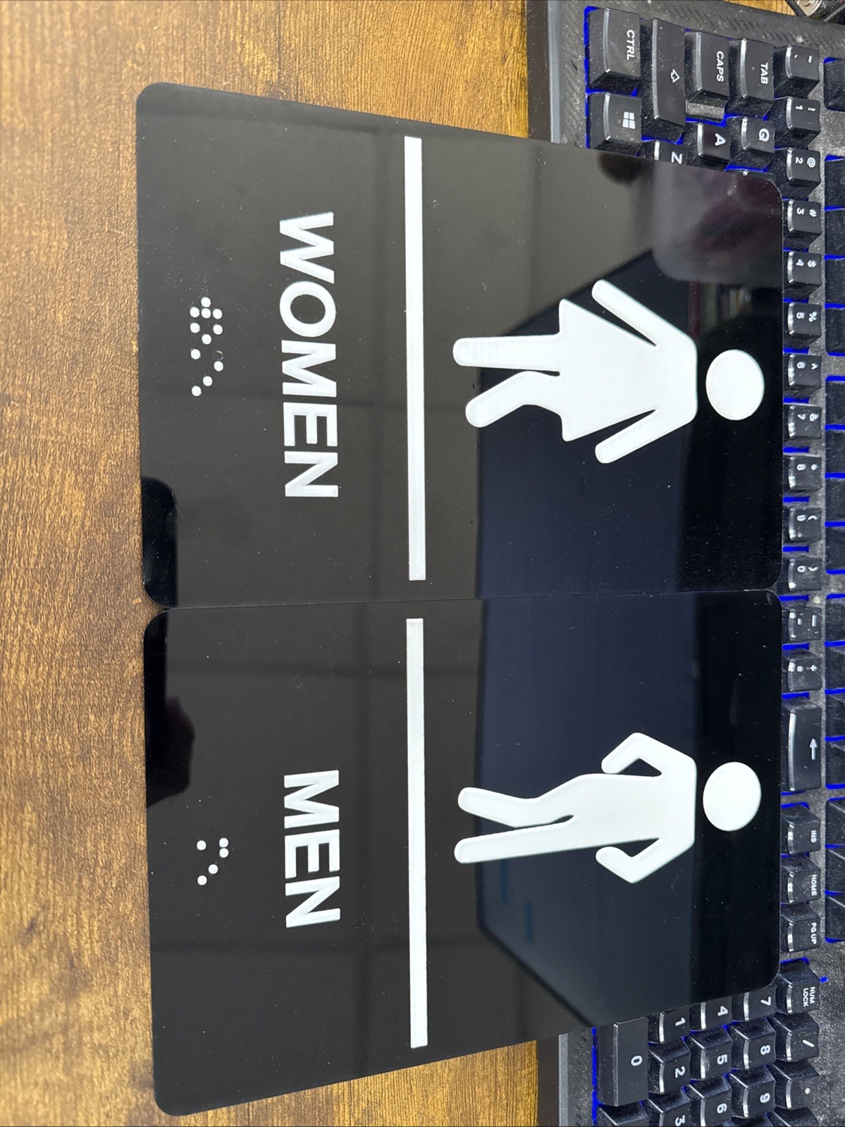 2 Pack Men and Women Restroom Sign for Business Bathroom Home Hotel Restaurant