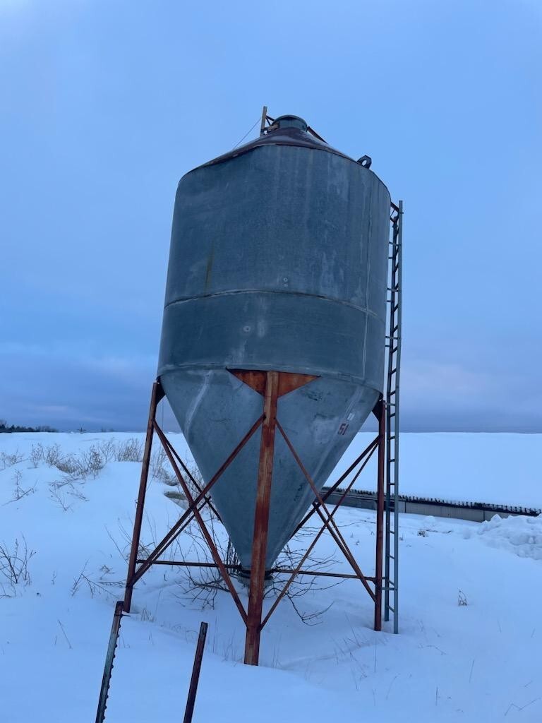 Grain Silo, silo for Decoration Brewery Restaurant Distillery Business Exterior