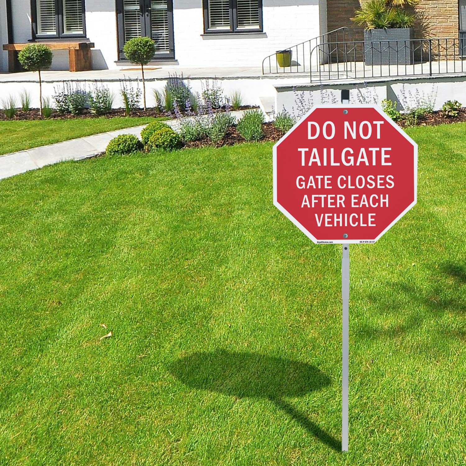 Do Not Tailgate Gate Closes After Octagon Sign With Stake Weather Resistant