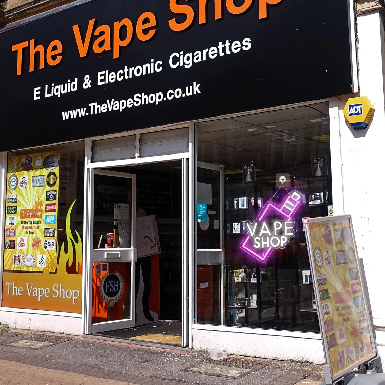 Smoke Shop Neon Sign for Business Advertising or Vape Shop Display.Atmosphere Ne