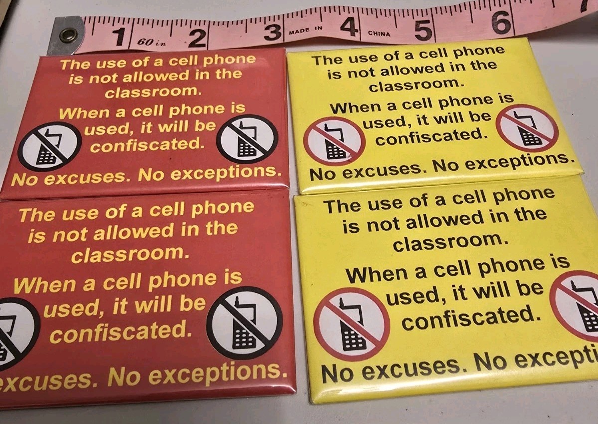 3″ x 2″ Vinyl Adhesive Decal “No Cellphone Use In Classroom”