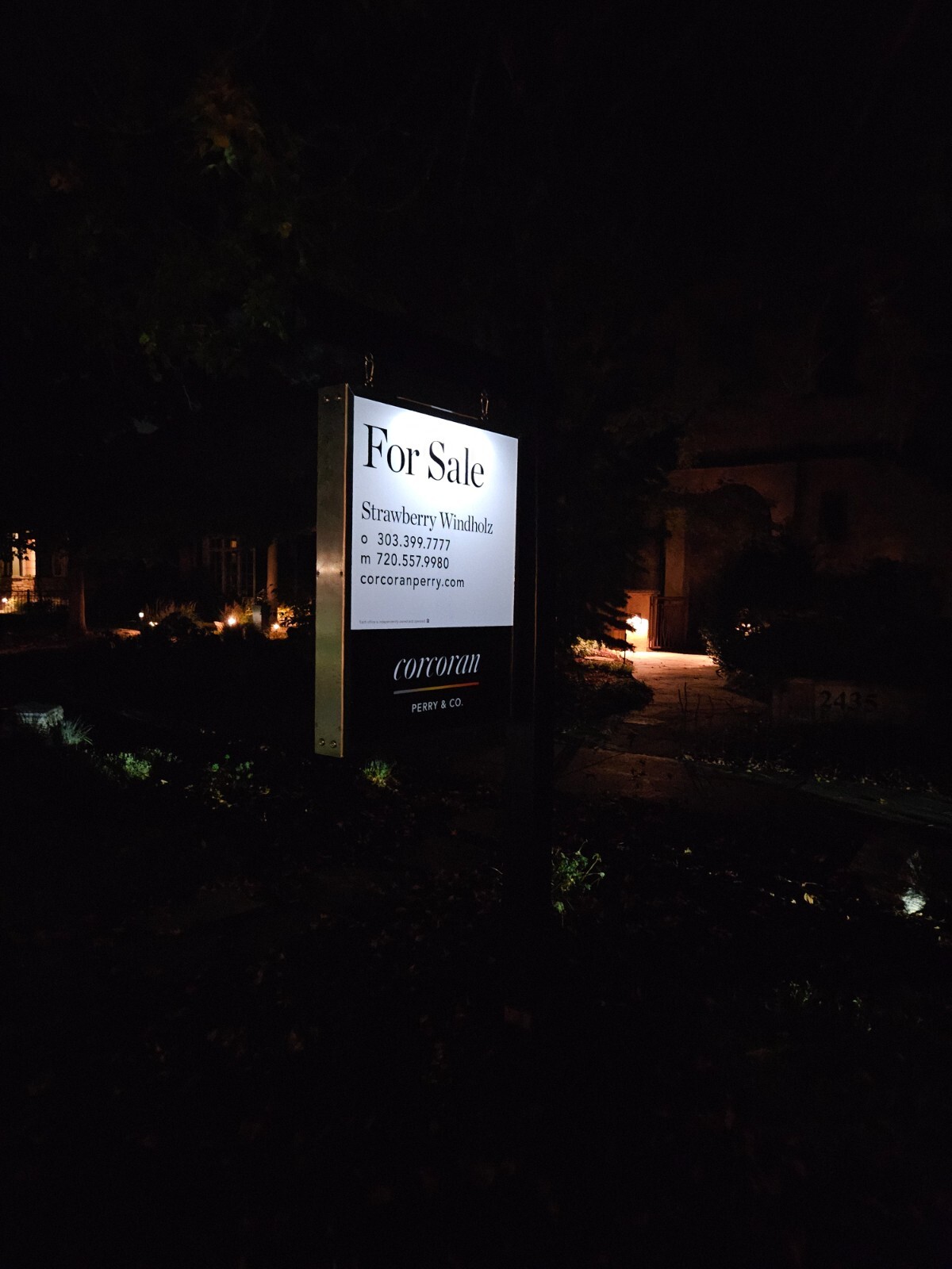 Solar Signs for Real Estate, Commercial and Retail Marketing 48″ x 48″