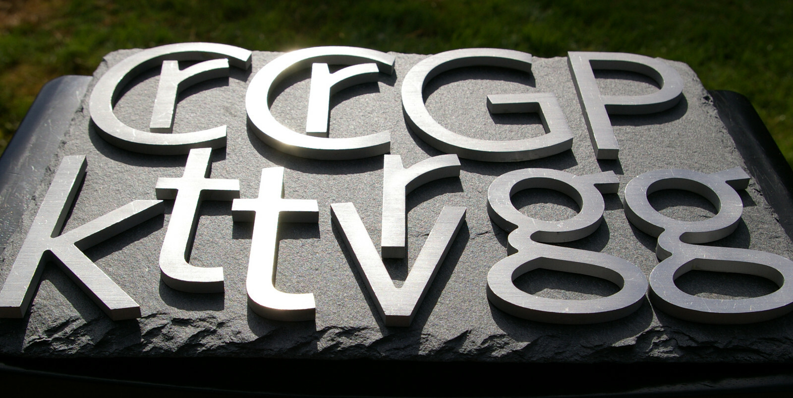 Brushed Aluminum 4″ Silver Tone Metal Sign Letters C G P a e i o u g n r t k v