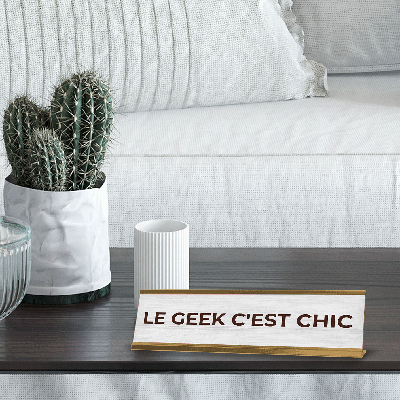 Le Geek C’est Chic 2 x 10″ Desk Sign | French Motivational Quote Office Décor