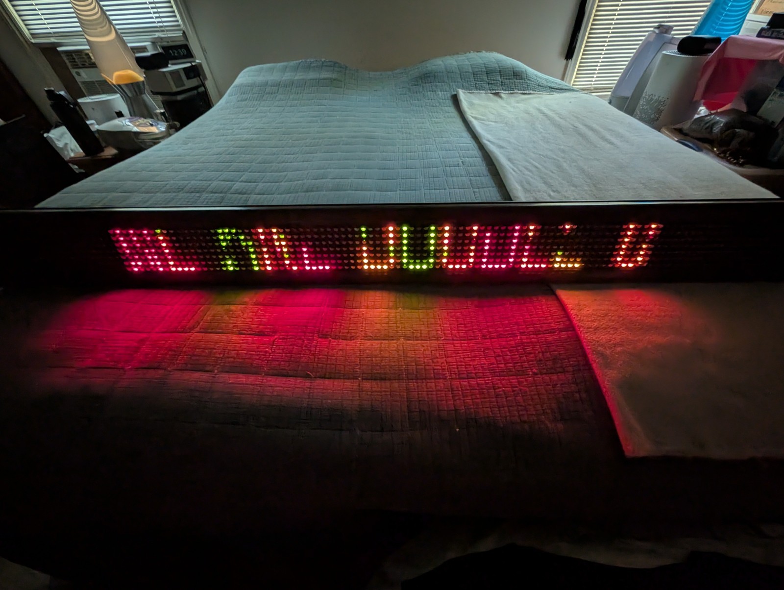 Alpha 320C Indoor Programmable Electronic Message Display W/ Remote & More