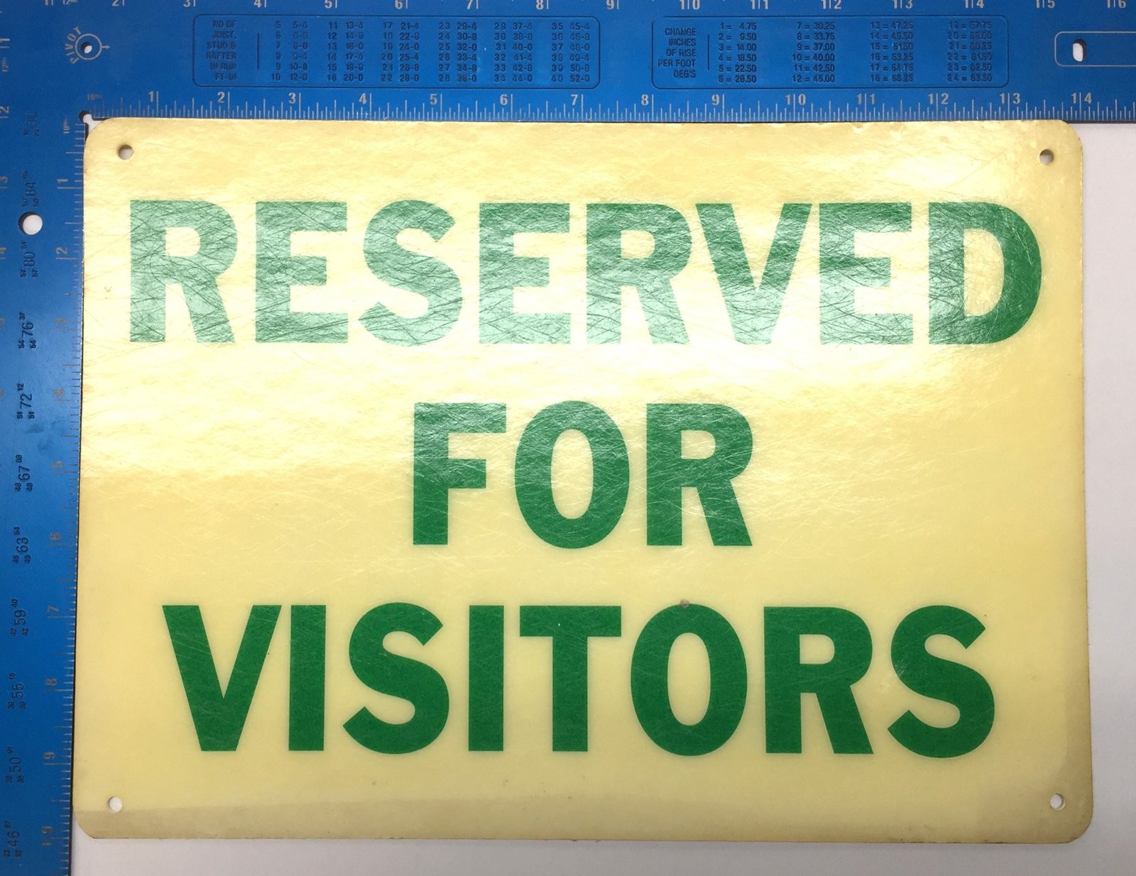 Unbranded 14″ x 10″ ‘RESERVED FOR VISITORS’ Fiberboard Sign USED