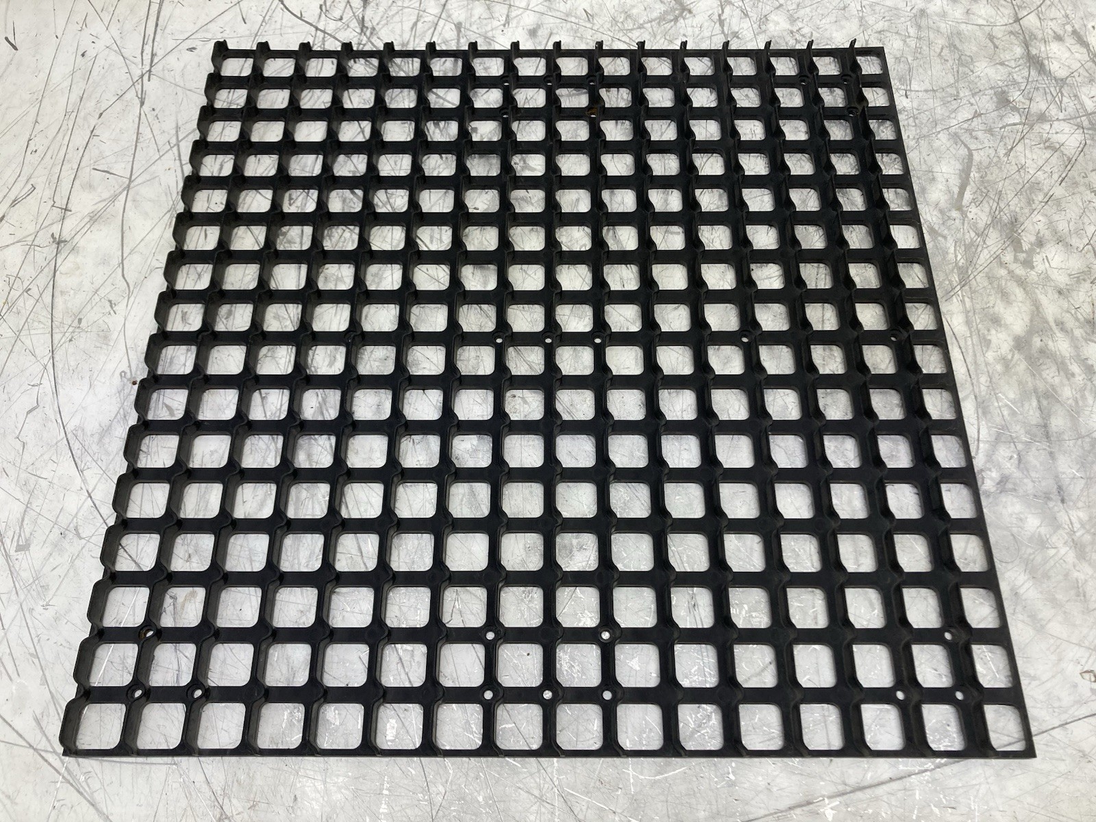 MEGA LED INC OP32-24RG OUTDOOR LED MESSAGE DISPLAY BOARD DIVIDER PLASTICS USED