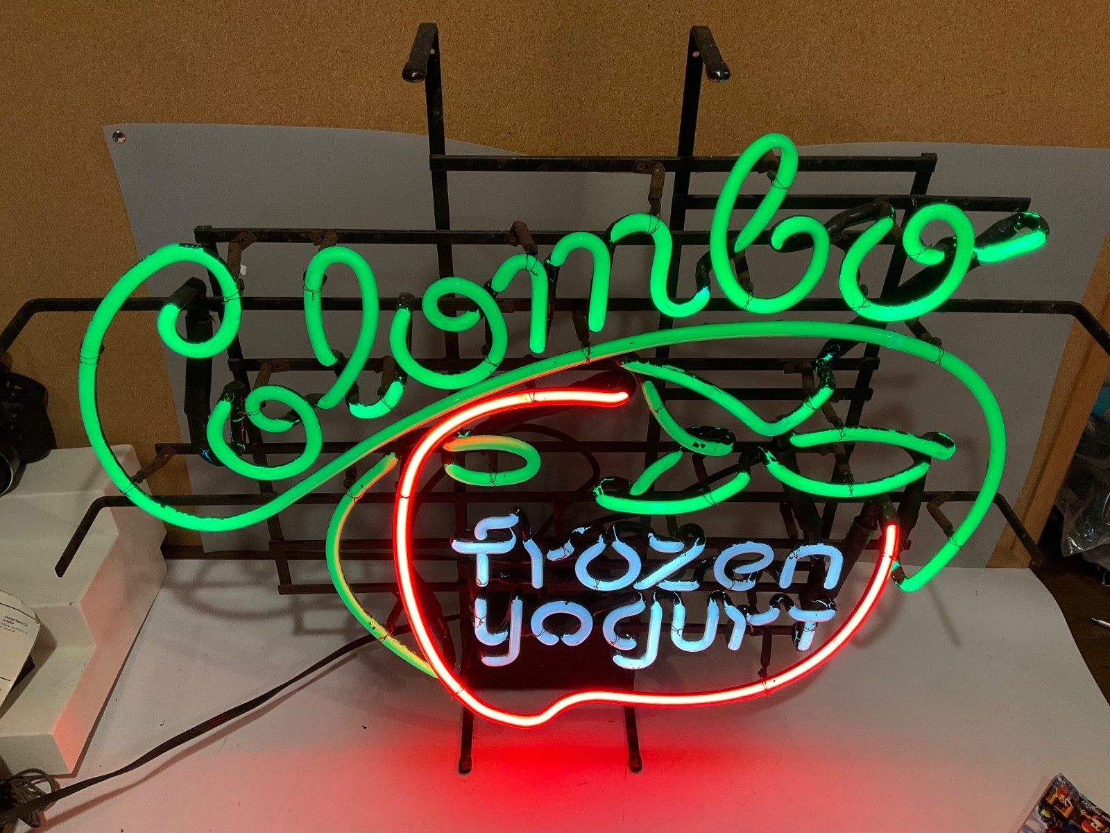 Vintage Working COLOMBO FROZEN YOGURT NEON STORE SIGN 24×28” Local Pick Up NJ
