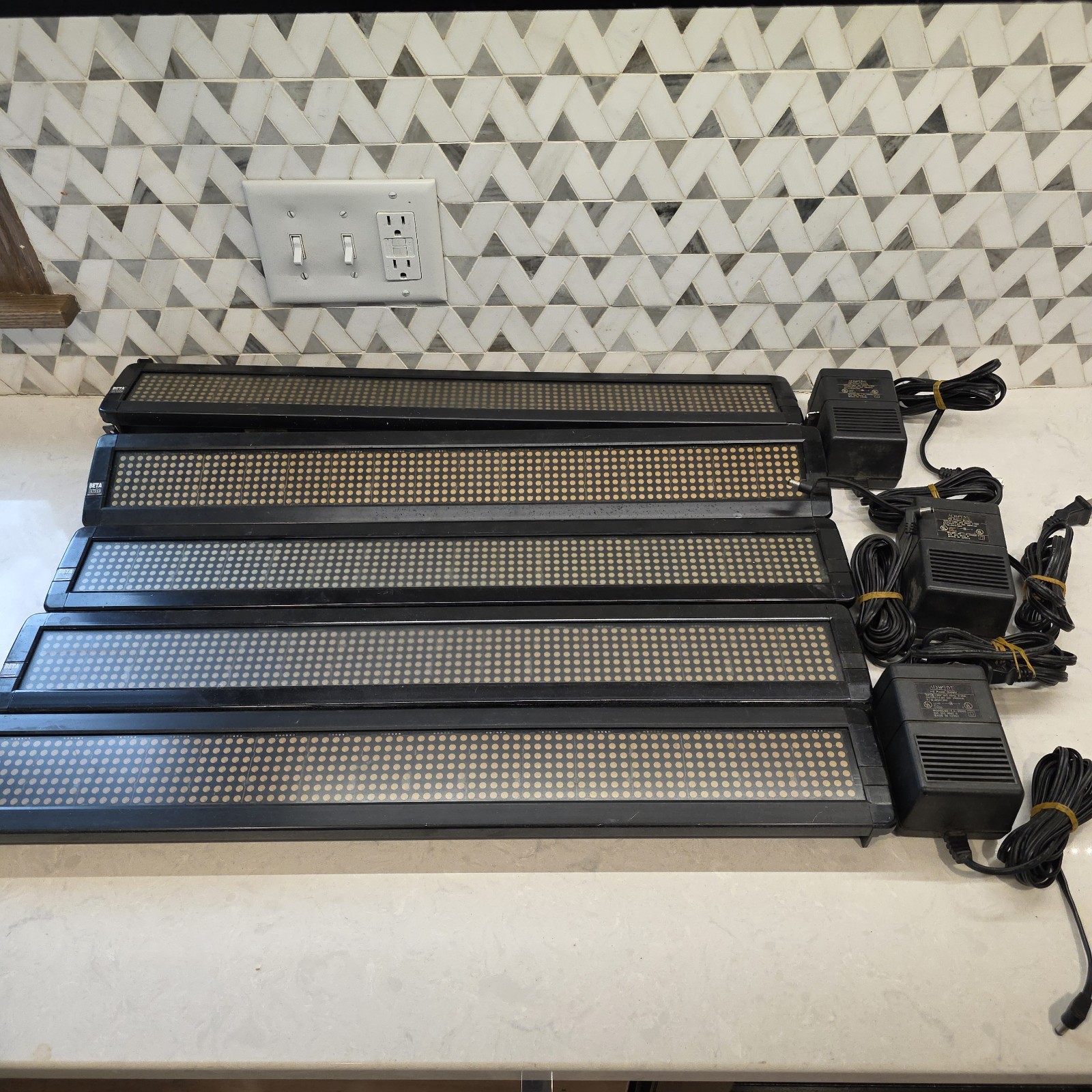Lot Of 5 Adaptive Micro Systems 213C-1 Scrolling LED Signs 3 Power Supplies