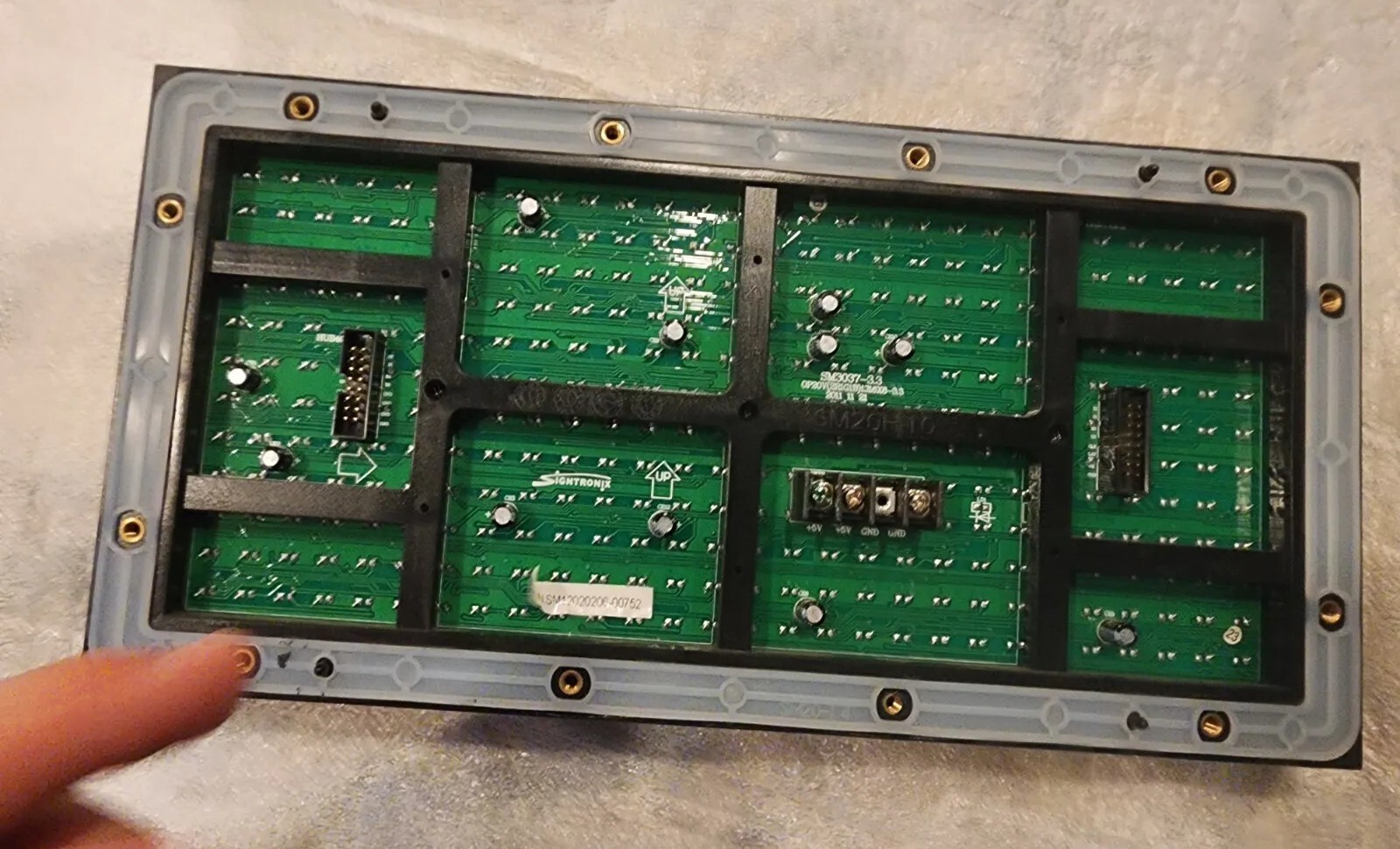 Quantity 3 (Actually 4) Signtronix SM3037-3.3 OP20V(2R1G1B)1316X8-3.3  Module