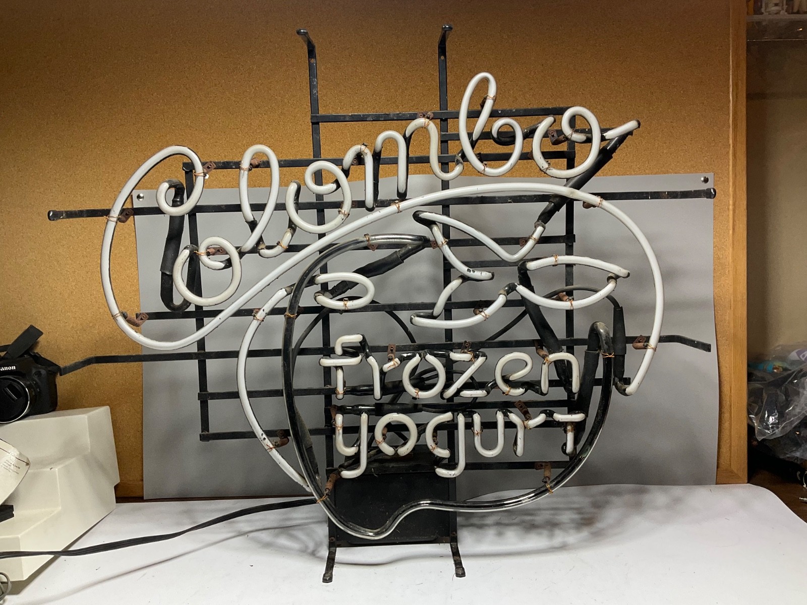Vintage Working COLOMBO FROZEN YOGURT NEON STORE SIGN 24×28” Local Pick Up NJ