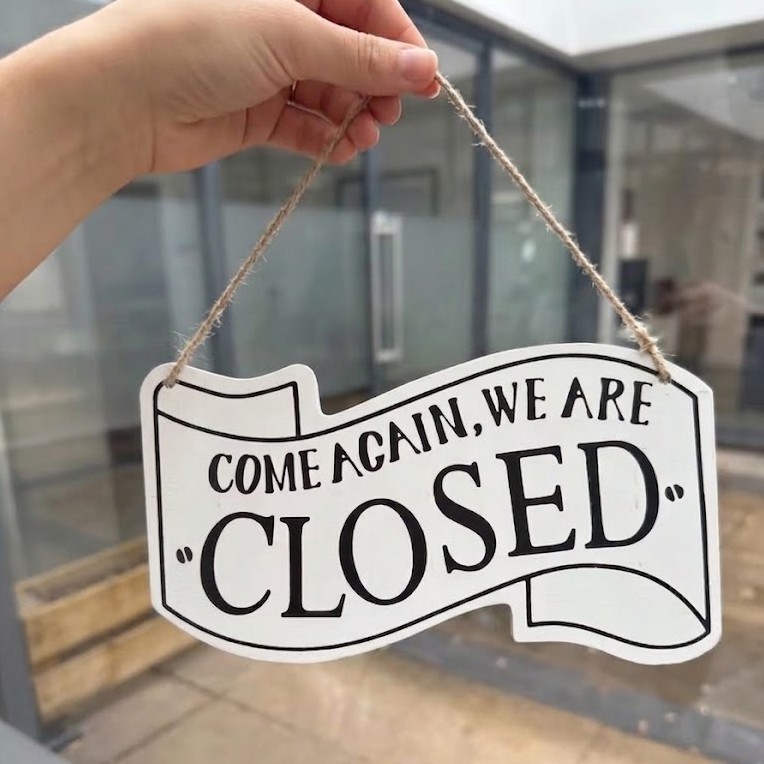 Open/Closed Storefront Sign – Double-Sided Waterproof Hanging Door Plaque