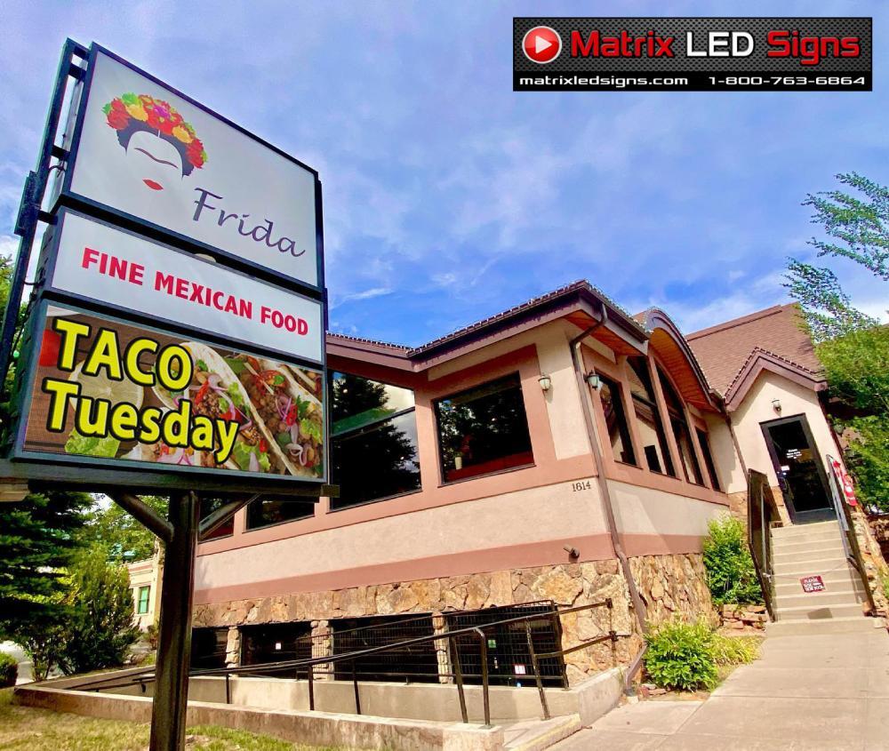 LED Sign Outdoor Full Color 2 Sided LED Programmable Message Digital Sign P6