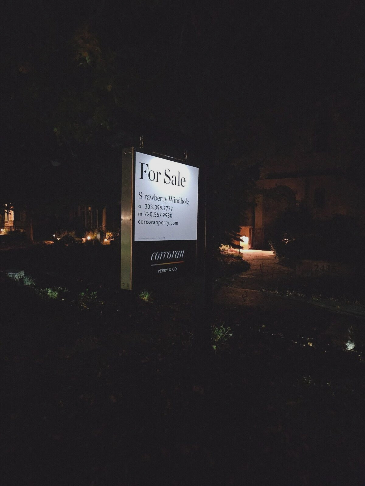 Solar Signs for Real Estate, Commercial and Retail Marketing 48″ x 48″