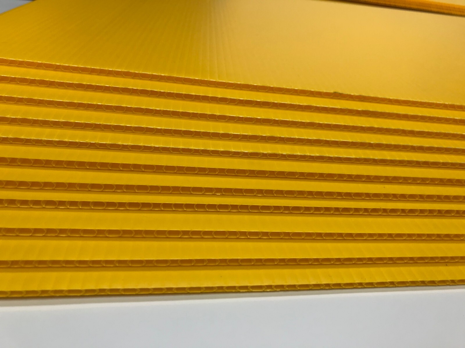 100 Yellow Signs Panel 36” X 24” x4mm Corrugate Plastic Flute 24” Pkg 100 Pack