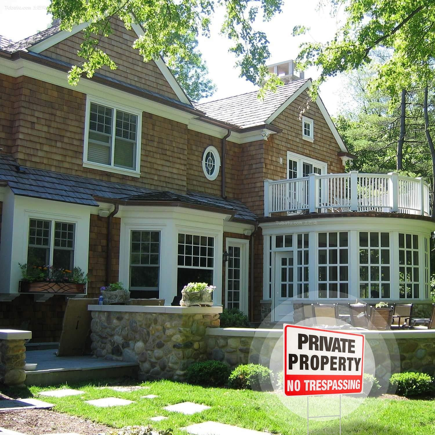MUXYH 2 Pack Private Property No Trespassing Signs with Metal Wire H-Stakes, 12′