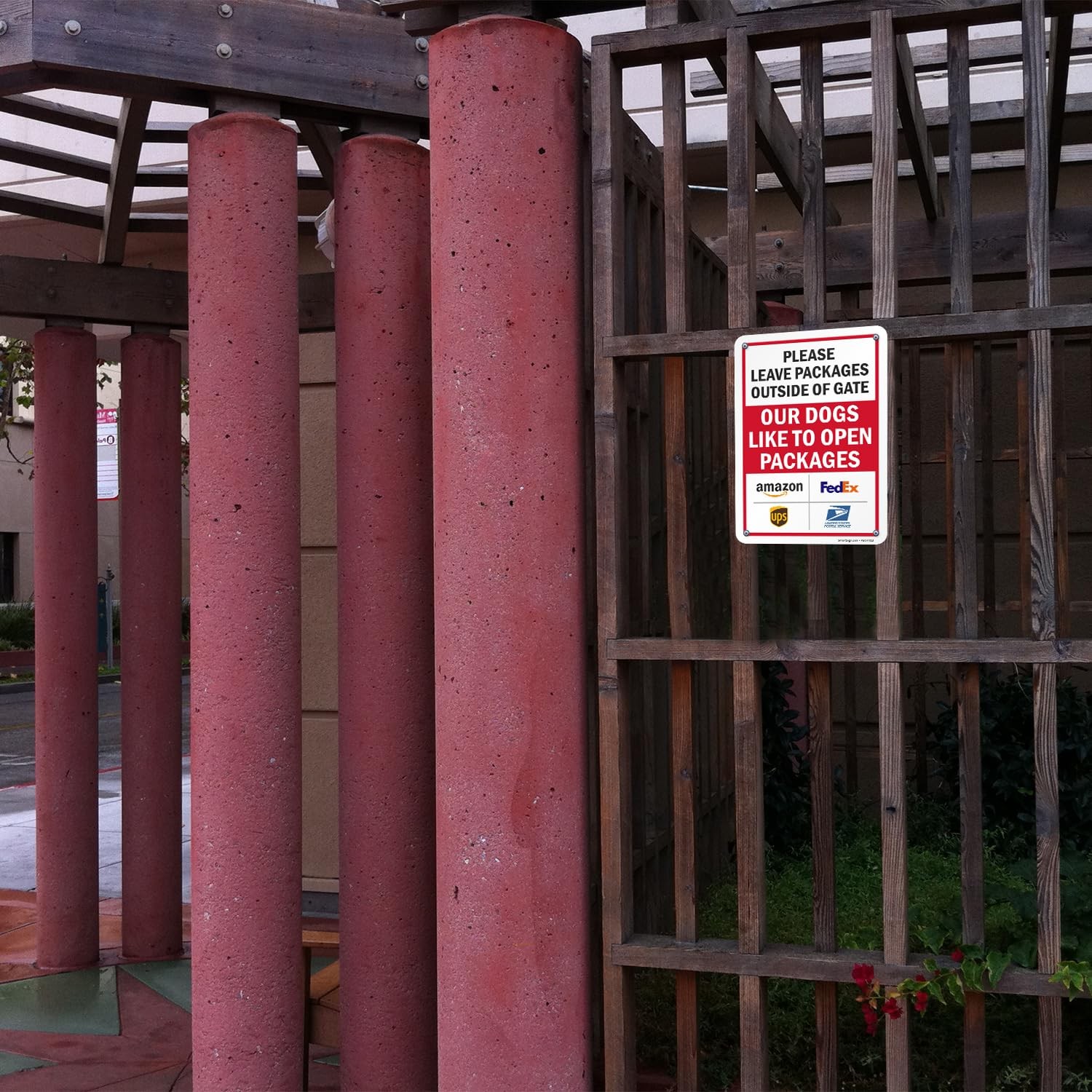 Leave Packages outside Gate Dogs like to Open Packages Sign with Delivery Partne