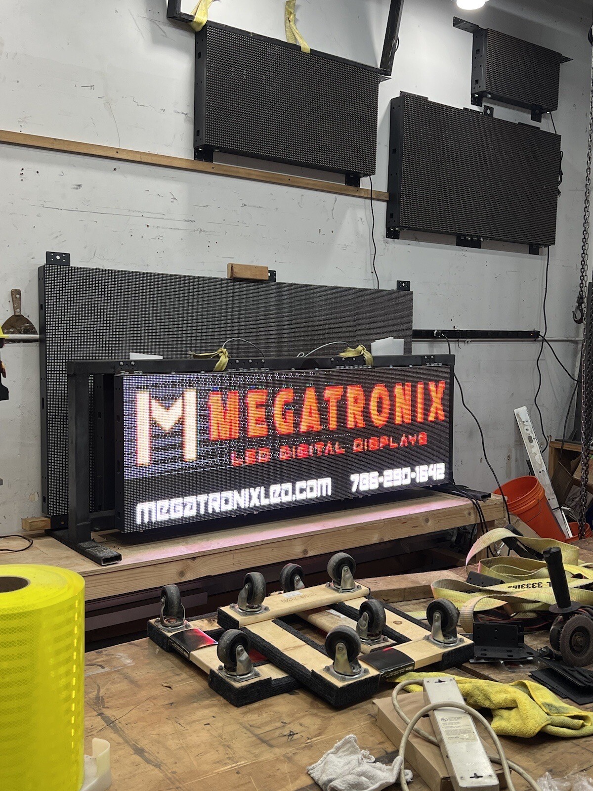 2x LED Sign Outdoor Indoor Programmable Digital Message Board P6 – 22.5” x 67.5”