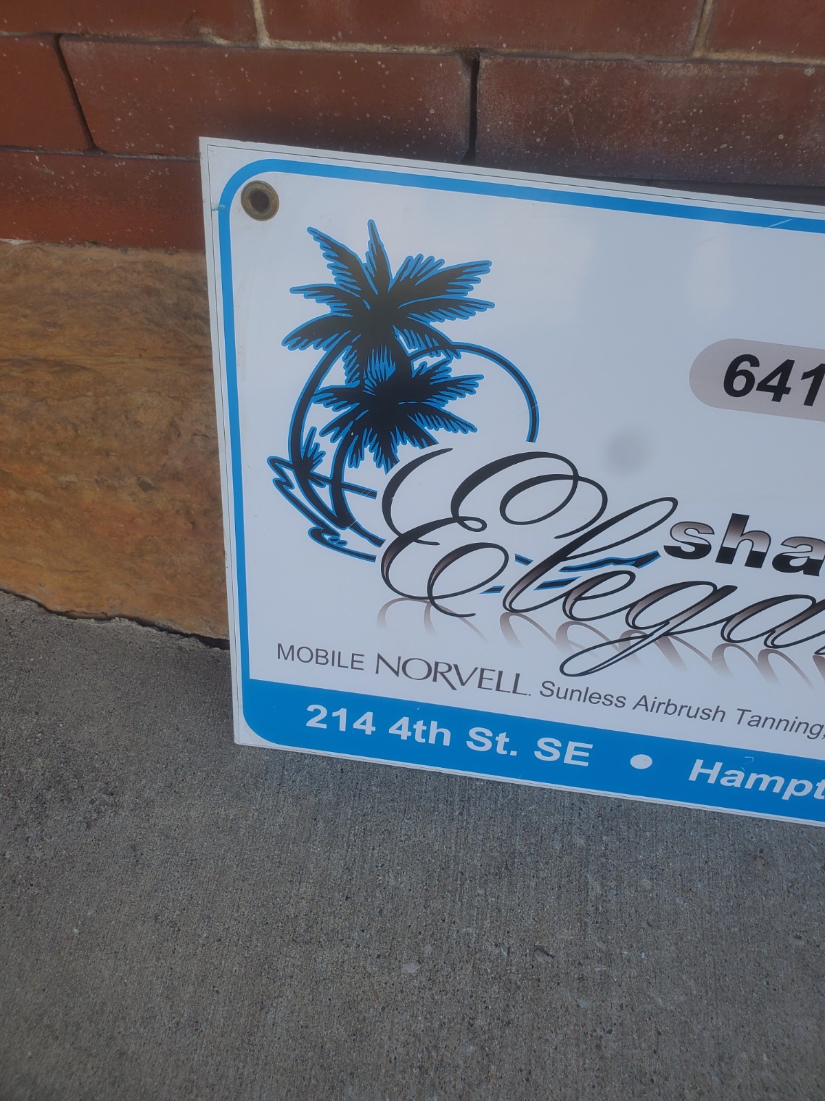 24″ X 18″ Sign Shades Of Elegance Hampton Iowa Norvell Tanning Hard Plastic