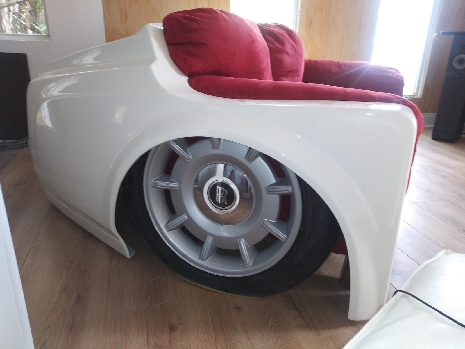 UPHOLSTERY SERVICE, Car Signs, Restaurant Bar, Nightclub & car Furniture
