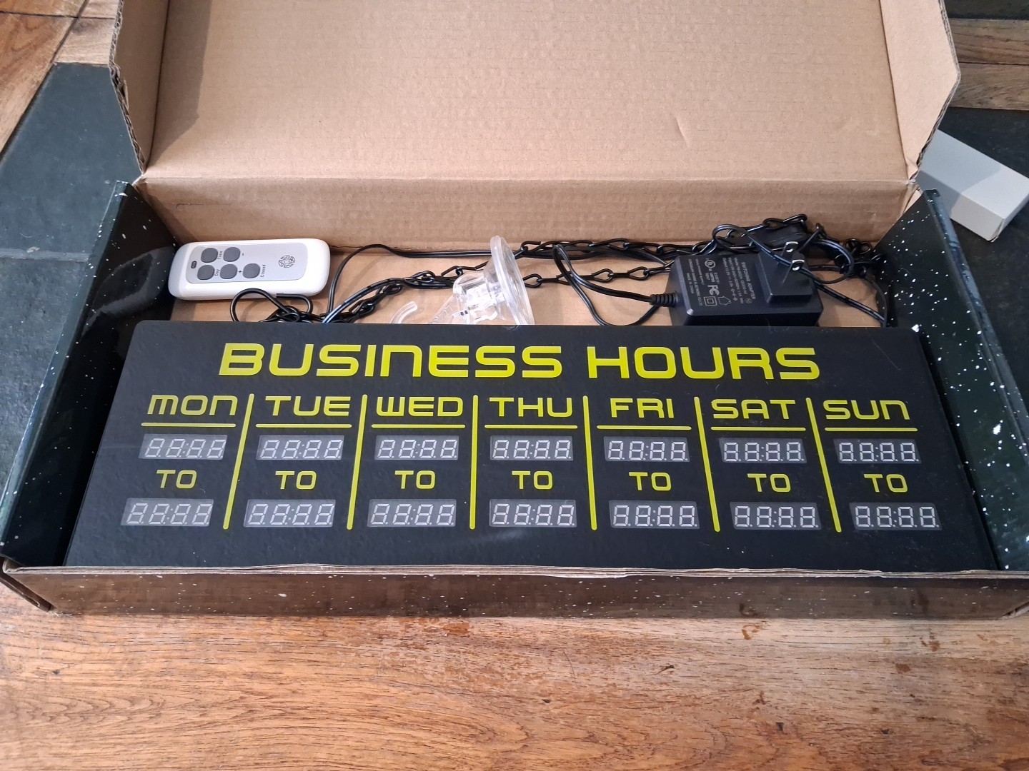 Digital Business Hours Sign by ELEMENT LUX – Electronic Programmable Hours of