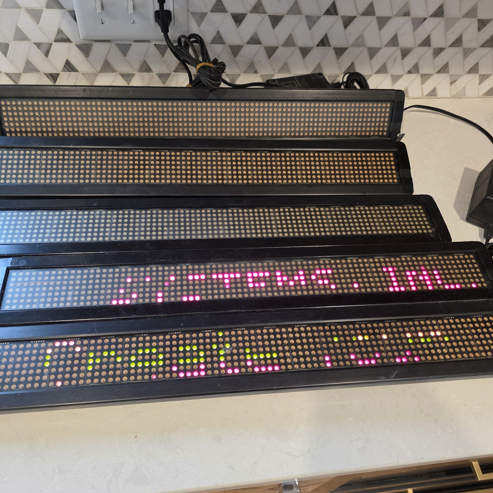 Lot Of 5 Adaptive Micro Systems 213C-1 Scrolling LED Signs 3 Power Supplies