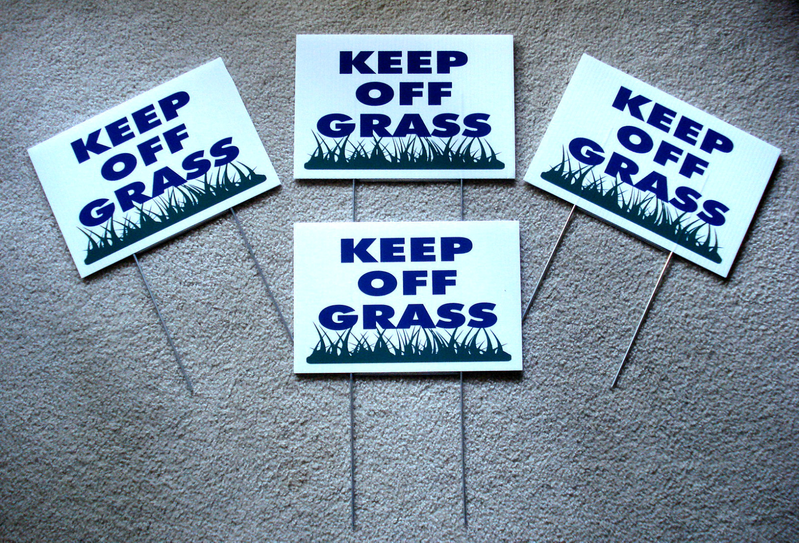 4 KEEP OFF GRASS 8″X12″ Plastic Coroplast Signs with Stakes NEW