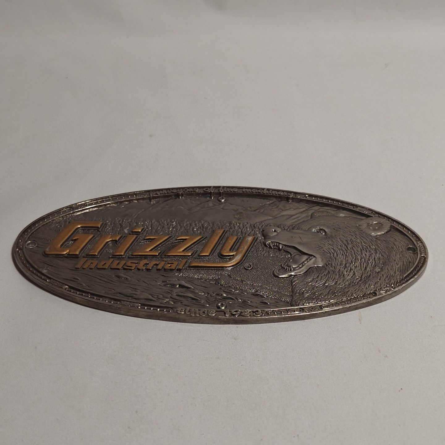 Grizzly Industrial Fine Machinery Tool Cast Sign 9″ x 4.5″ Heavy Metal Sign Bear
