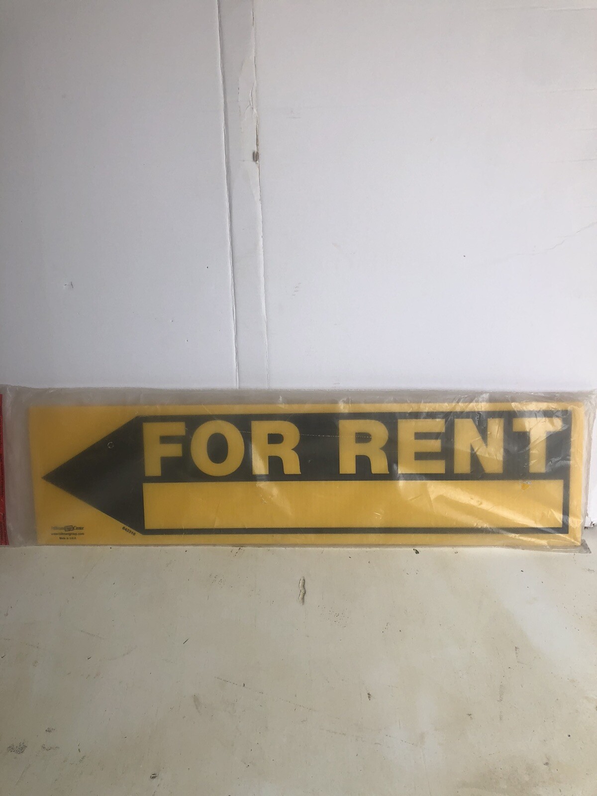 For Rent Arrow Sign with mounting bracket. New in package
