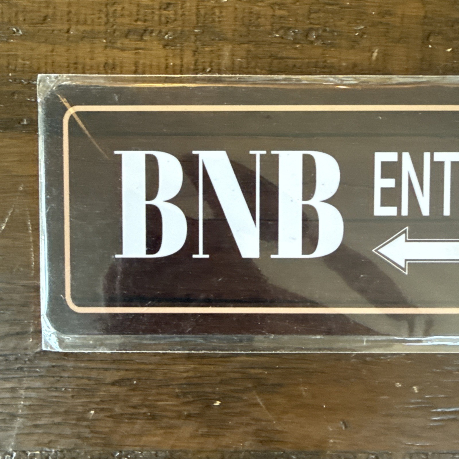 Standard Plus BNB Entrance (Left Arrow) Door or Wall Sign Brown 2.75″ x 7″