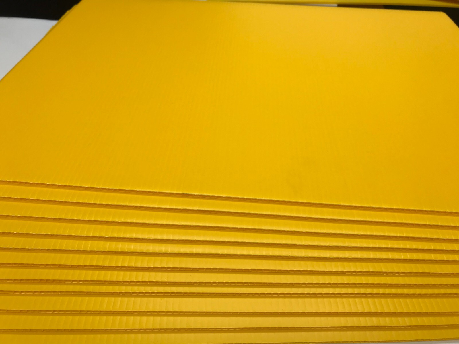 100 Yellow Signs Panel 36” X 24” x4mm Corrugate Plastic Flute 24” Pkg 100 Pack
