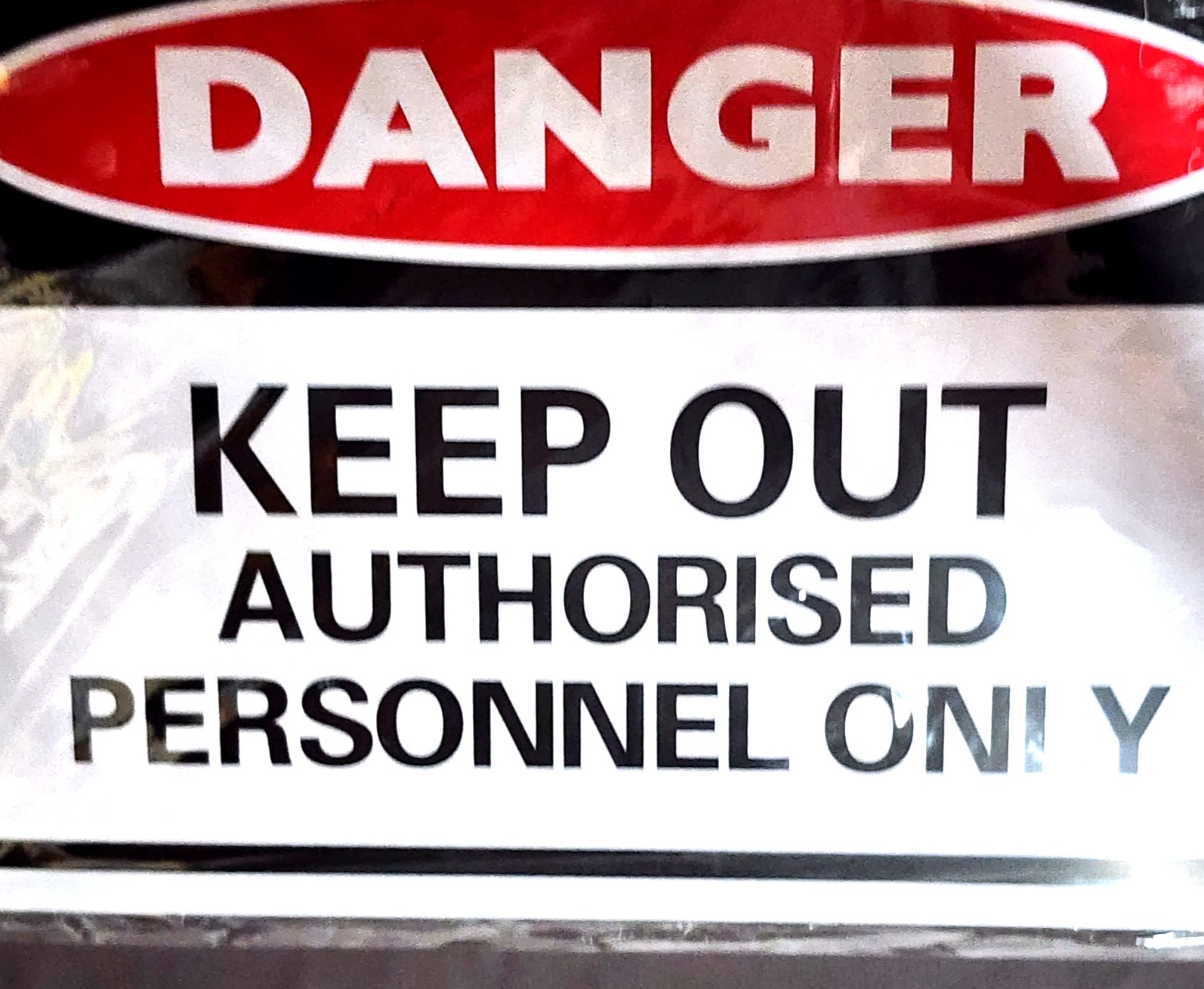 Juvo Plus Authorized Personnel Only 11.7″x7.8″ Signs 6pk