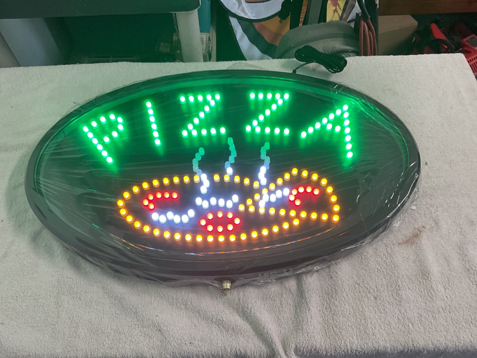 Winco LED Lighted Pizza Sign – New
