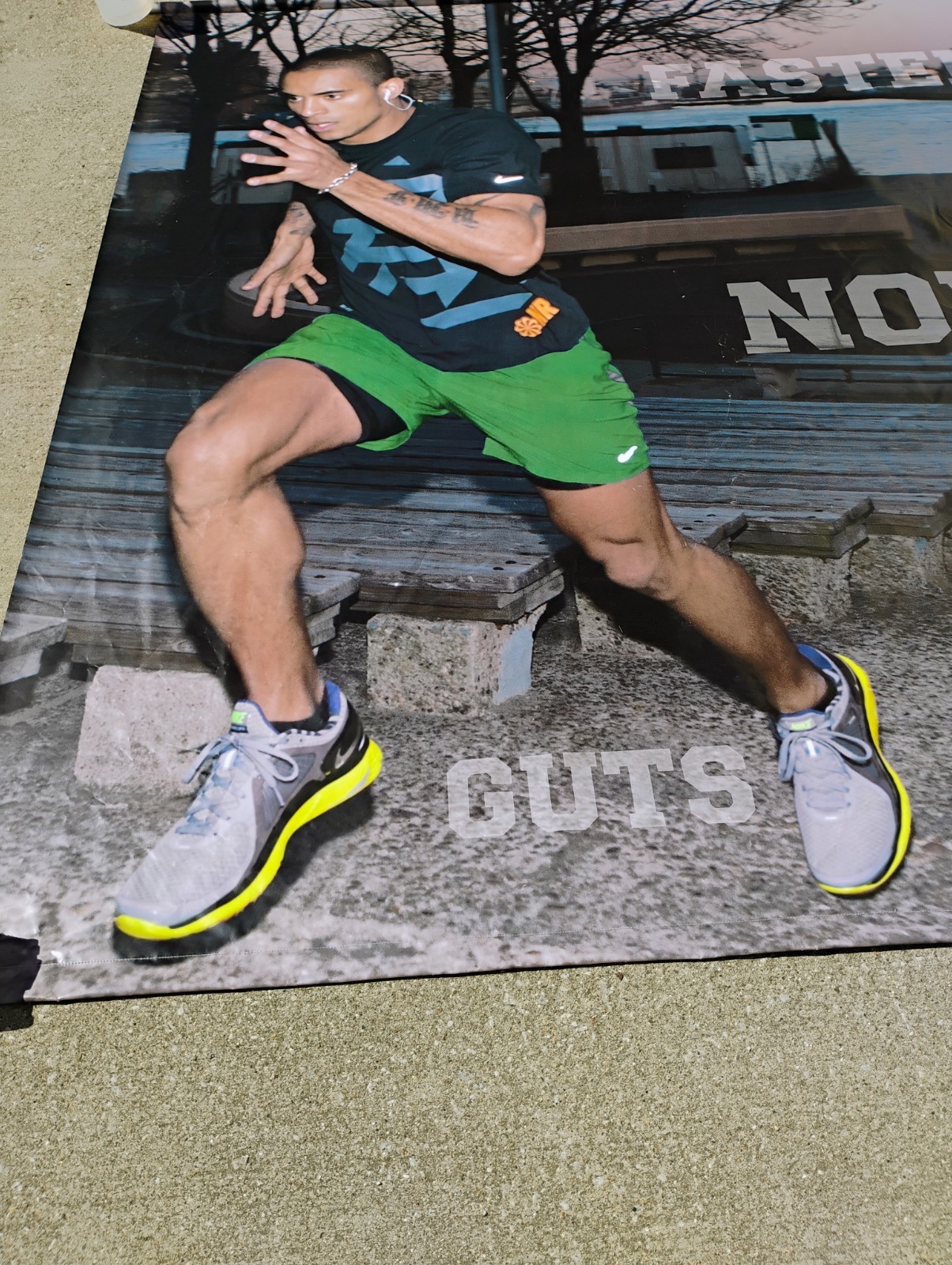 NIKE ANDREW HOWE TRACK&FIELD BANNER 109″X89″ BIG VINYL HANG BAR LONG JUMP