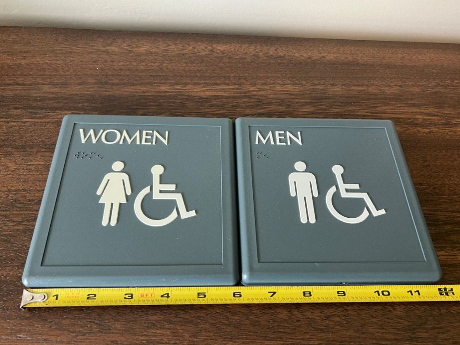SIGNS 2 EA GRAY SQUARE PLASTIC Men & Women Bathroom BRAIL 6″ RAISED LETTERS ADA