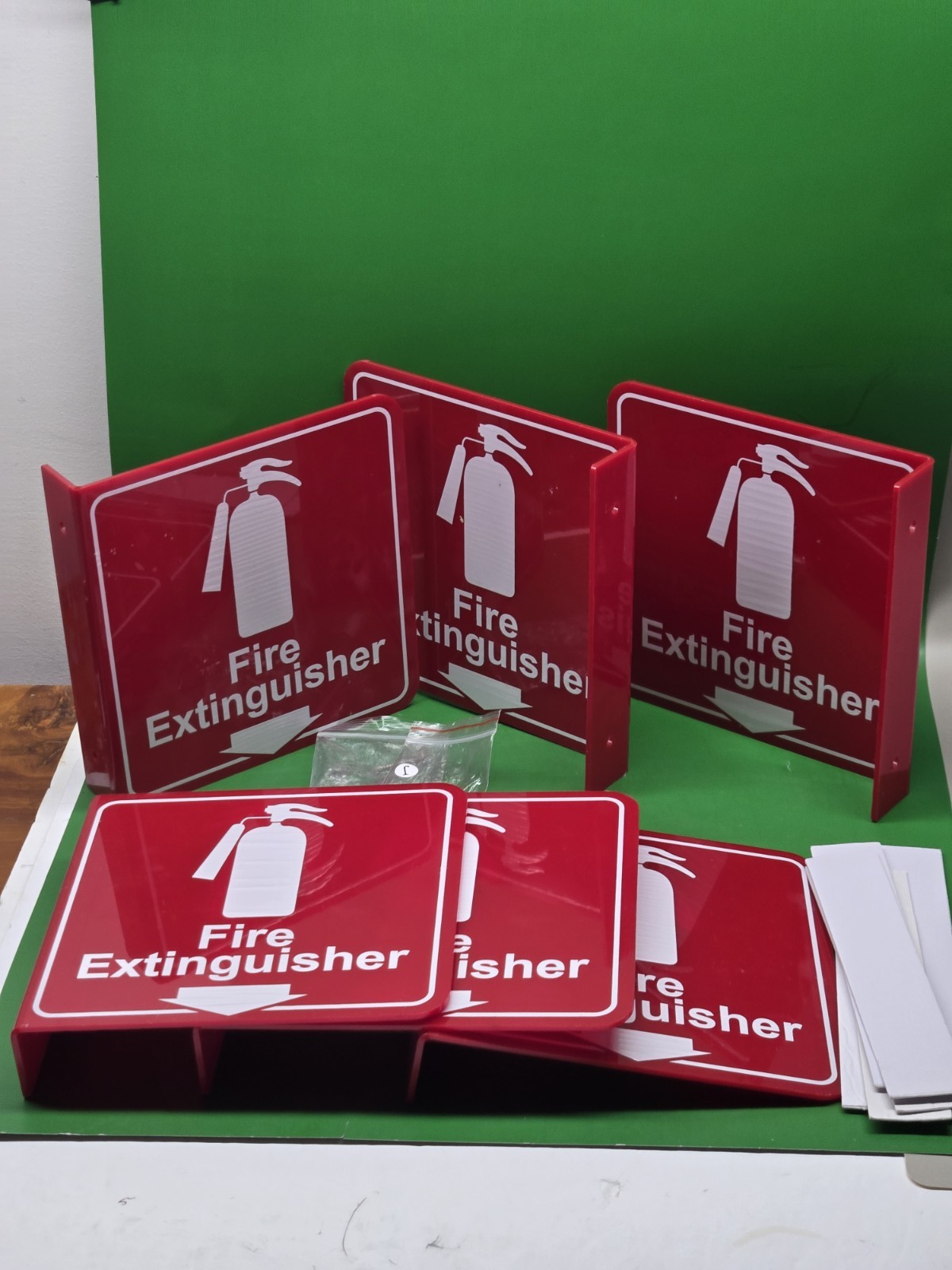 L SIGN FIRE EXTINGUISHER SIGN 6 X 6 ACRYLIC DBLE SIDED DOWN ARROW (6 PCS )