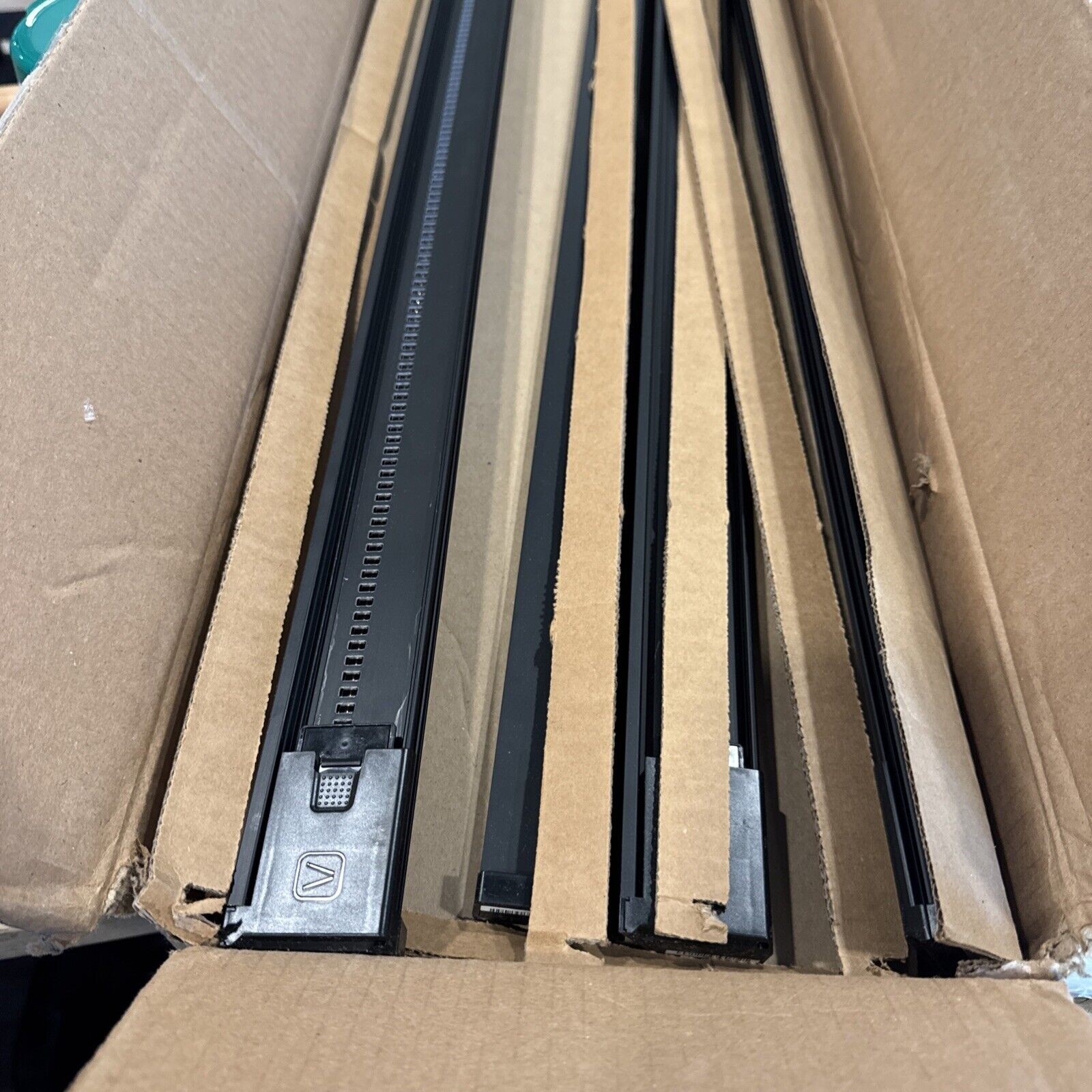 Vusion Group Digital Display Rail Set 48″ *rails only* Pack of 40