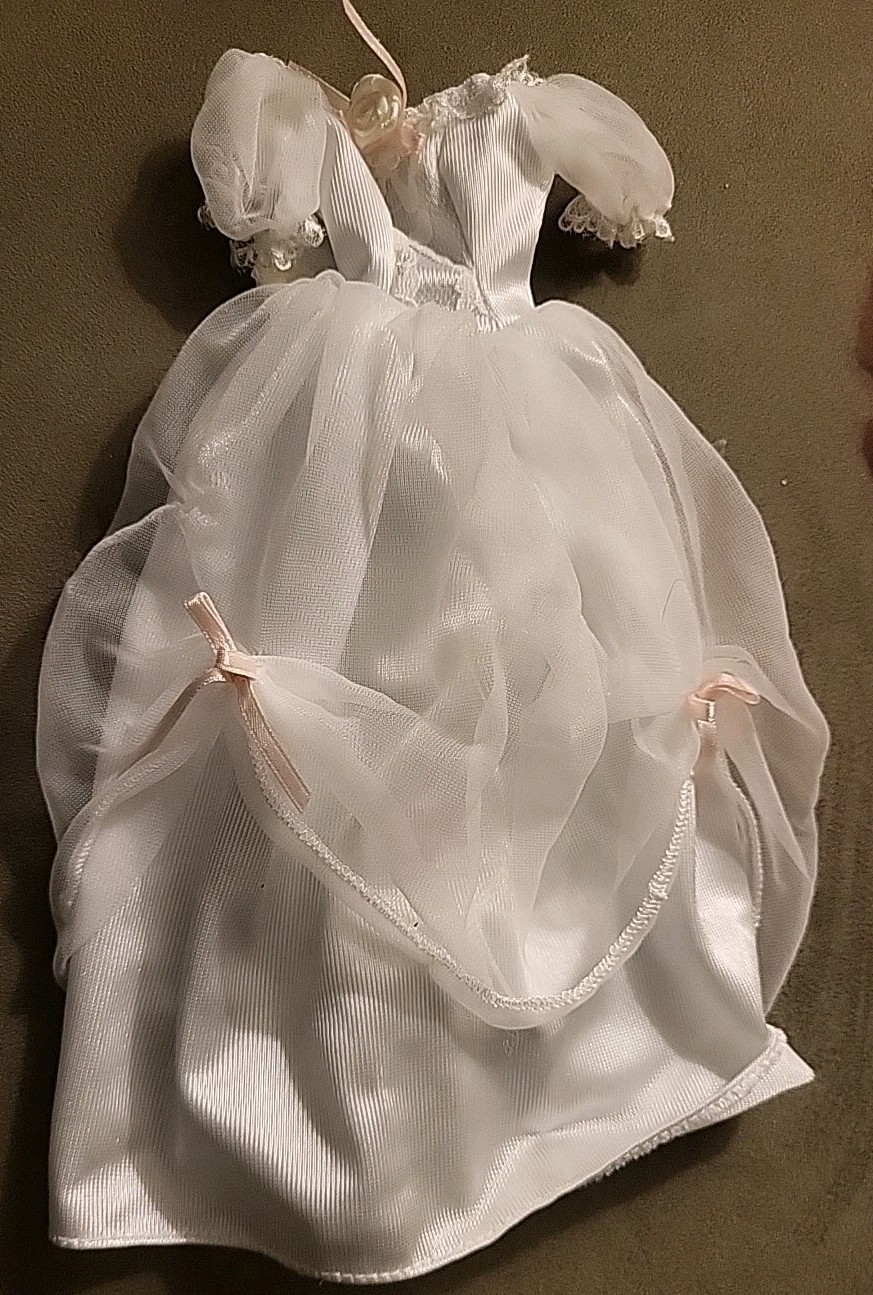Barbie Fashion Avenue 1996 #15897 Bridal Gown Pink Bows