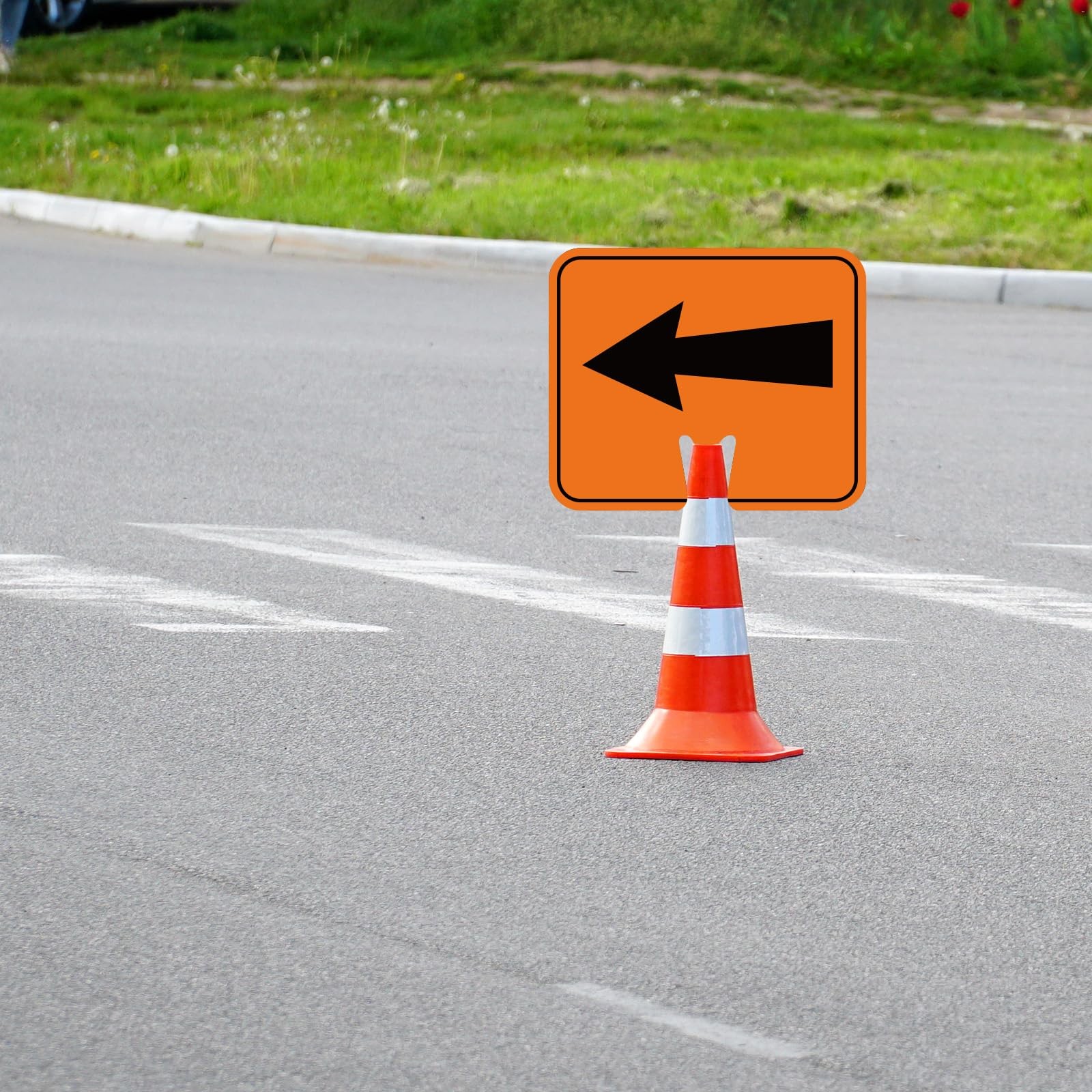 4pcs Reversible Arrow Signs for Traffic Safety Cone 12.6×10.4in Waterproof Wa…